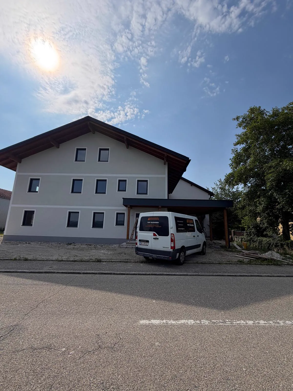 Fertiges Objekt in Ranshofen von der Straße